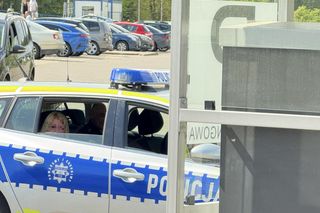 Szokująca kolizja na szpitalnym parkingu w Warszawie. Alkomat oszalał! Kierująca miała prawie 4 promile 