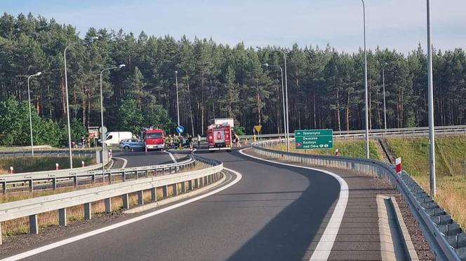 Groźny wypadek pod Skwierzyną. Samochód zderzył się czołowo z motocyklem