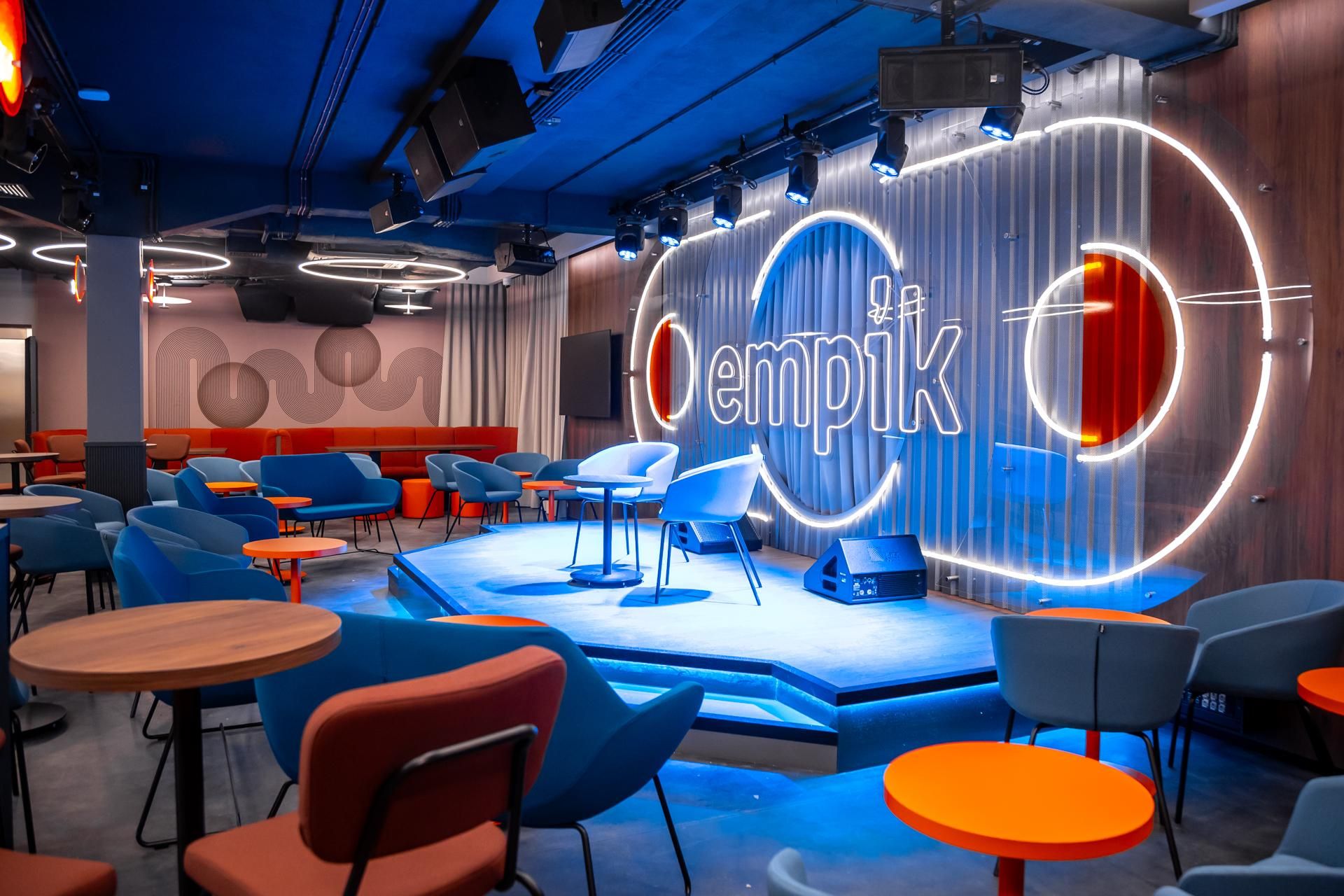 Wnętrza odnowionej "Cepelii" w Warszawie