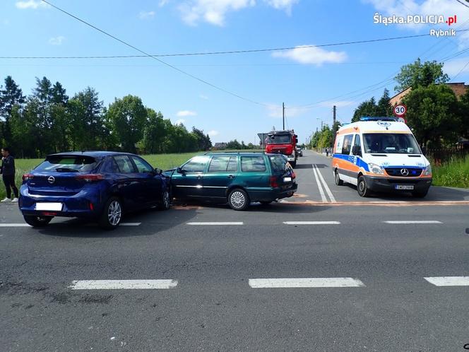 Śląskie: Groźny wypadek w Gaszowicach. Ranne zostało 2,5-letnie dziecko! [ZDJĘCIA]