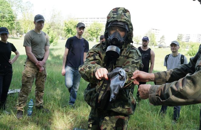Nasz dziennikarz w wojsku. Sprawdził, czy w jeden dzień może się tego nauczyć