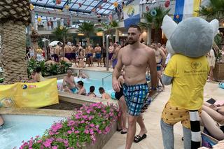 Wodny Mecz w Basenach Tropikalnych