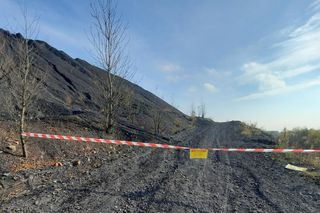 SRK rozpoczęła kolejne prace na hałdzie w Pszowie. Zwałowisko nielegalnie rozjeżdżają motocykliści
