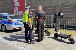 Wielka akcja stołecznej policji. Sprawdzali osoby na hulajnogach, posypały się mandaty