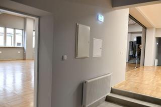 Dzieci czekały na remont tego MDK-u od dawna. Dzięki nietypowej scenie widownia może siedzieć i na zewnątrz, i wewnątrz budynku 