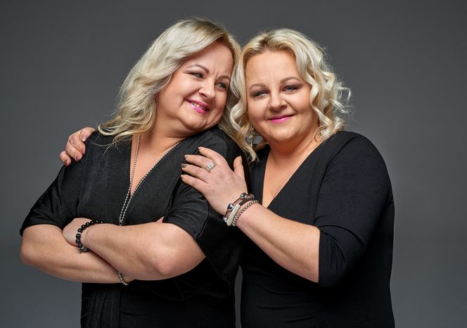 Ewa i Agnieszka z „Gogglebox. Przed telewizorem”. Kim są żywiołowe bliźniaczki, które bawią całą Polskę?