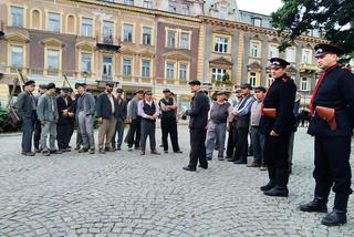 Strzały w centrum Radomia. Ekipa  filmowa kręci Pogrom 1905 [WIDEO]