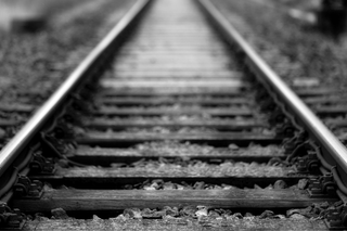 Tragiczny wypadek w Józefowie. 14-latka zgineła pod kołami pociągu
