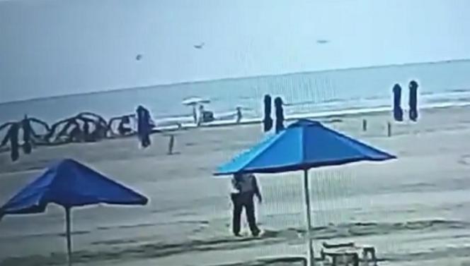 Piorun zabił 34-latkę na plaży! Szokujące wideo pokazuje ostatnie chwile