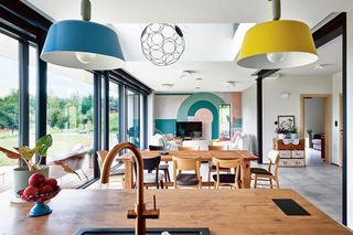 Dynamiczna bryła domu i wnętrza