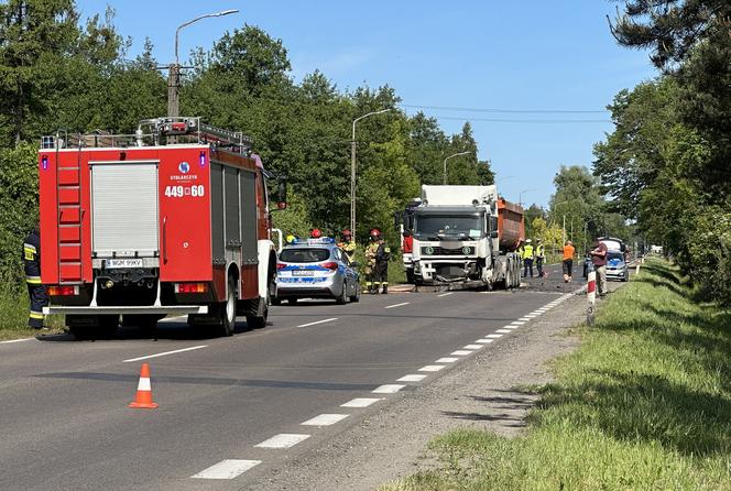 Śmiertelny wypadek pod Grodziskiem Mazowieckim. Jedna osoba zginęła, walczą o życie 12-letniego dziecka