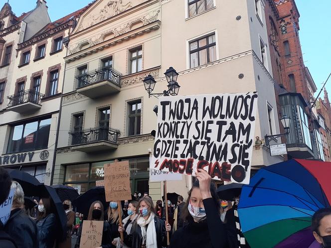 Kolejny "czarny spacer" w Toruniu