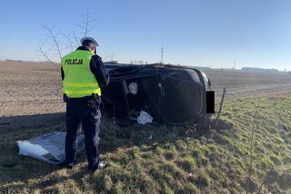 Wypadek autobusu w powiecie nakielskim! Kilka osób rannych, w tym dwie dziewczynki [ZDJĘCIA]