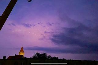 Nocna burza nad Dolnym Śląskiem. Pioruny w obiektywie mieszkańców