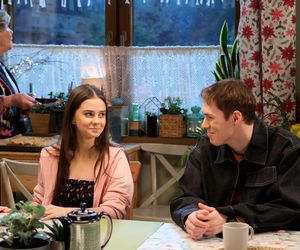 M jak miłość odc. 1851. Michał (Igor Pawłowski), Basia (Karina Woźniak), Barbara (Teresa Lipowska)