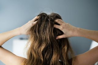 Ten szampon pomoże zwalczyć łupież. 82% ankietowanych kupi go ponownie