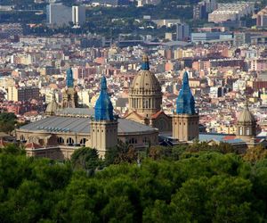 Barcelona. Tanie loty Wizzair i Ryanair do serca Katalonii. Wskazówki jak dolecieć za grosze