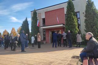 Katarzyna z malutkimi córeczkami zostaną pochowane w rodzinnym grobowcu. Wzruszające słowa księdza