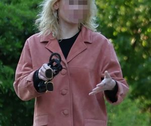 Andrzej Chyra smyra i całuje