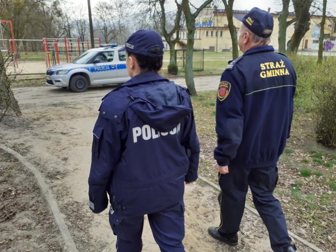 Łamią obowiązujące przepisy. Policjanci z kujawsko-pomorskiego wlepiają mandaty