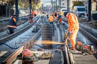 Tramwaj na Rakowieckiej pojedzie na gwiazdkę! Za miesiąc finał inwestycji na Mokotowie