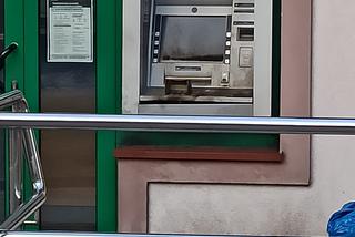 Próbowali wysadzić bankomat w Dywitach. Zatrzymano ich na gorącym uczynku w... kradzionym aucie [FOTO]