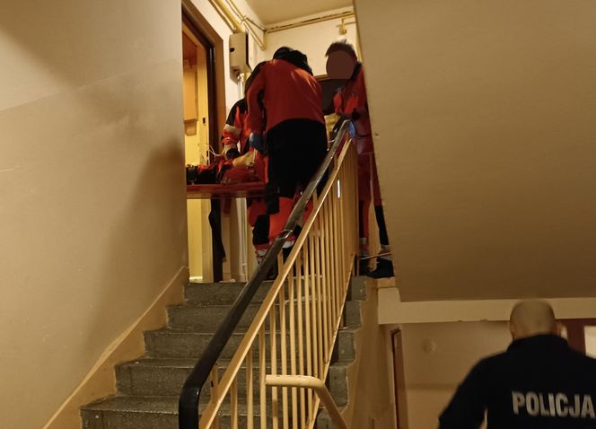 Zasztyletował sanitariusza, odpowie za usiłowanie zabójstwa drugiego medyka