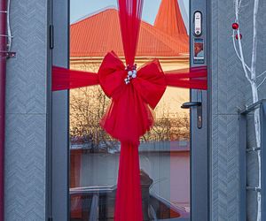 Dekoracje drzwi wejściowych na Boże Narodzenie