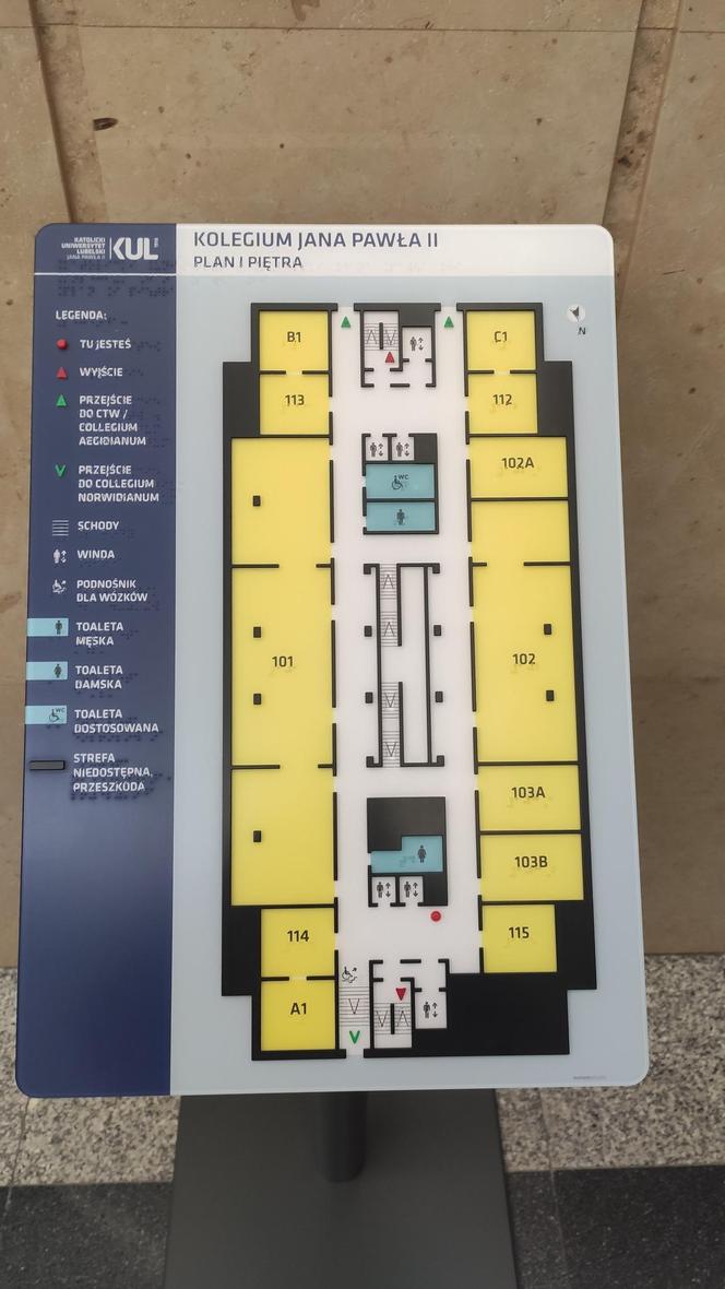 Tablice tyflograficzne pomogą w poruszaniu się osób niewidomych po terenach KUL