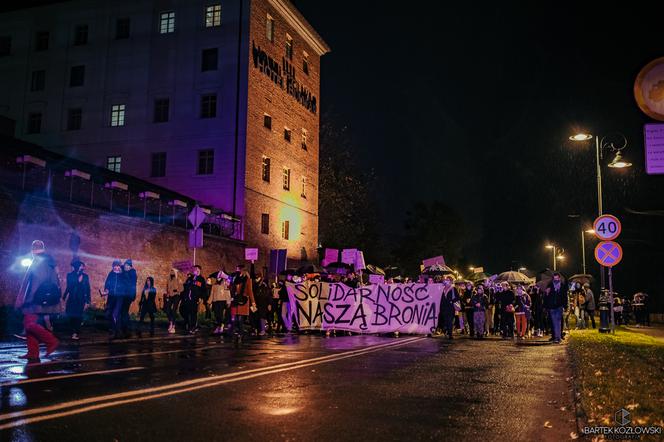 Strajk Kobiet w Toruniu 27.10.2020 - wtorkowy protest i blokada ulic