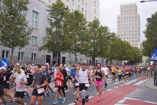 Uczestnicy Maratonu Warszawskiego 2025