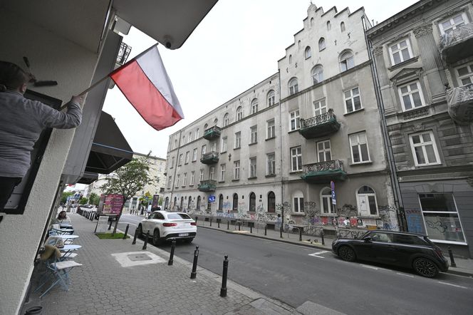 „To co robi miasto, to skandal”. Warszawa sprzedaje zabytkową kamienicę w centrum za grube miliony