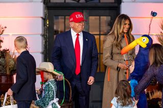 Tłumy na zabawie w Białym Domu. Donald Trump świętował Halloween
