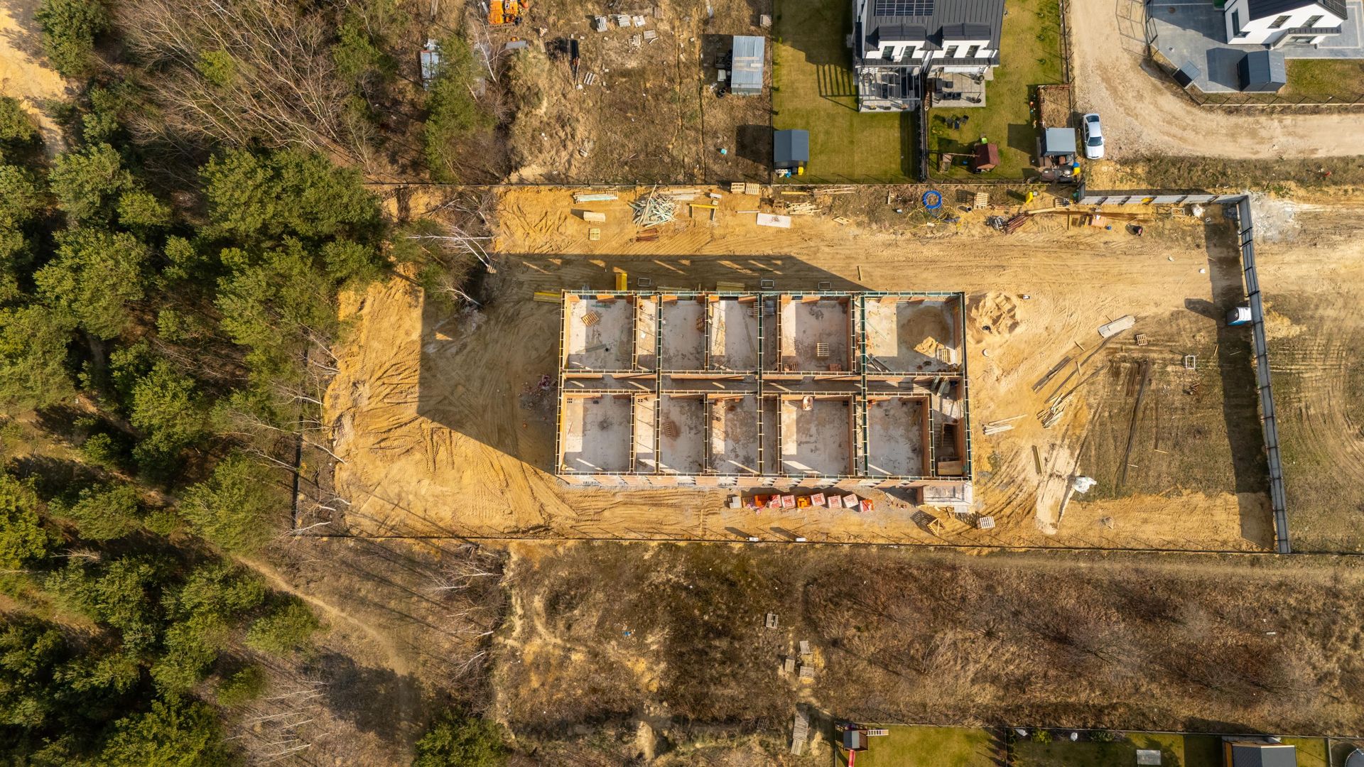 Kontrowersyjna budowa domu jednorodzinnego w Wieliszewie