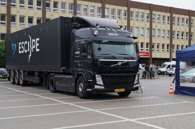 W Olsztynie pojawił się Escapetruck. Na własnej skórze można przekonać się, jak wygląda handel ludźmi [ZDJĘCIA]