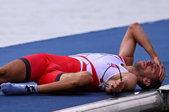 Mirosław Ziętarski z AZS UMK Toruń z medalem w Paryżu. Wielki sukces wioślarzy