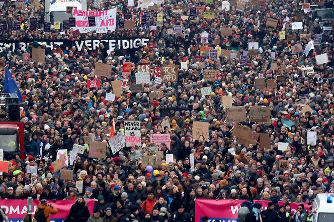 Chaos w Niemczech. 700 tysięcy osób wyszło na ulice! 