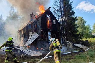 W gminie Cisna spłonął dom. Rodzina pilnie potrzebuje pomocy. Ruszyła zbiórka