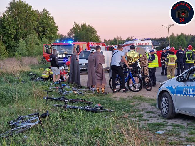 Auto wjechało w 14 kolarzy. Drogowa masakra pod Piasecznem