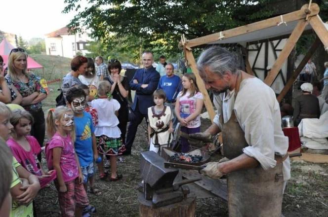 Zamek Czocha zaprasza na podróż do średniowiecza. W długi weekend odbędzie się Twierdza Rycerska 