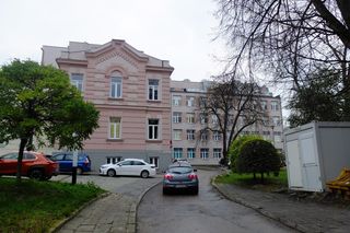 Lublin. Bartłomiej K. miał się znęcać nad swoją ciężarną narzeczoną. Przywiózł ją do szpitala i uciekł.