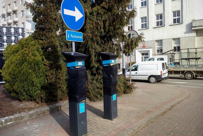 Zaklejone parkometry w Gdyni