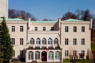 Pałac królewski w Mysłakowicach wystawiony na sprzedaż za 15 milionów złotych 
