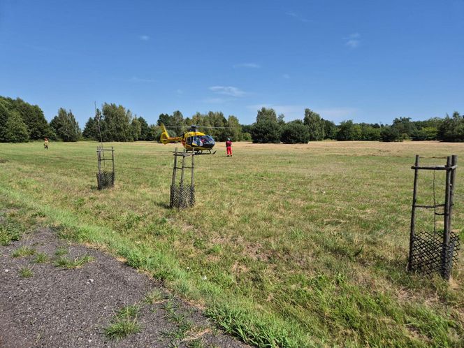 Śmiertelny wypadek pod Łęczycą. 28-letni motocyklista uderzył w tył tira [ZDJĘCIA]