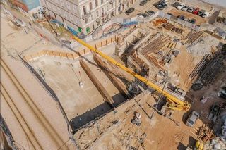 Budowa tunelu kolejowego i przystanku Śródmieście w Łodzi (marzec 2025)