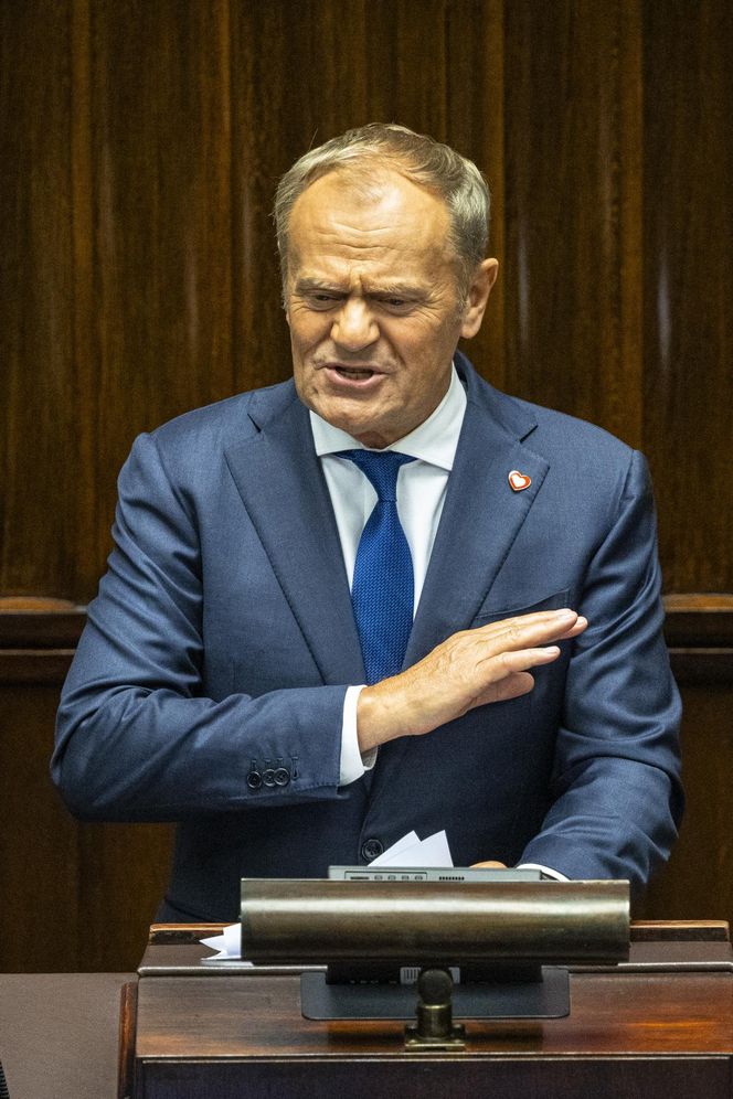 Iskrzy między Donaldem Tuskiem a Karolem Nawrockim