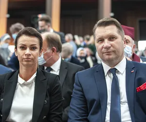 Pokazali zdjęcie Przemysława Czarnka z żoną. Przyszła para prezydencka. Jest awantura!