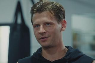 M jak miłość odc. 1764. Adam Karski (Patryk Szwichtenberg)