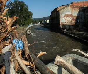 Sprzątanie po powodzi w miejscowości Lądek-Zdrój