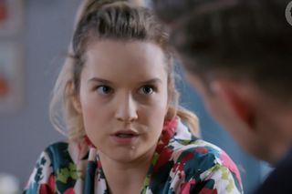 Na Wspólnej odc. 4045. Darek Żbik (Michał Mikołajczak), Kasia (Julia Chatys)